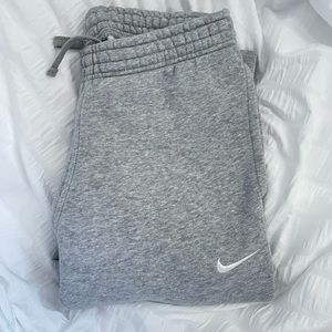 Nike Sweatpants size M